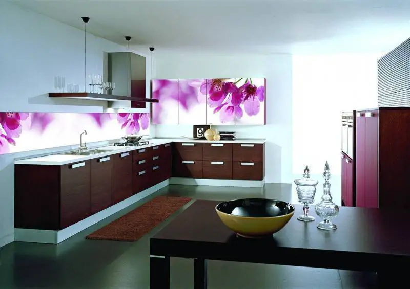 Панели для кухни с фото и рисунком: советы по выбору кухонных стеновых панелей