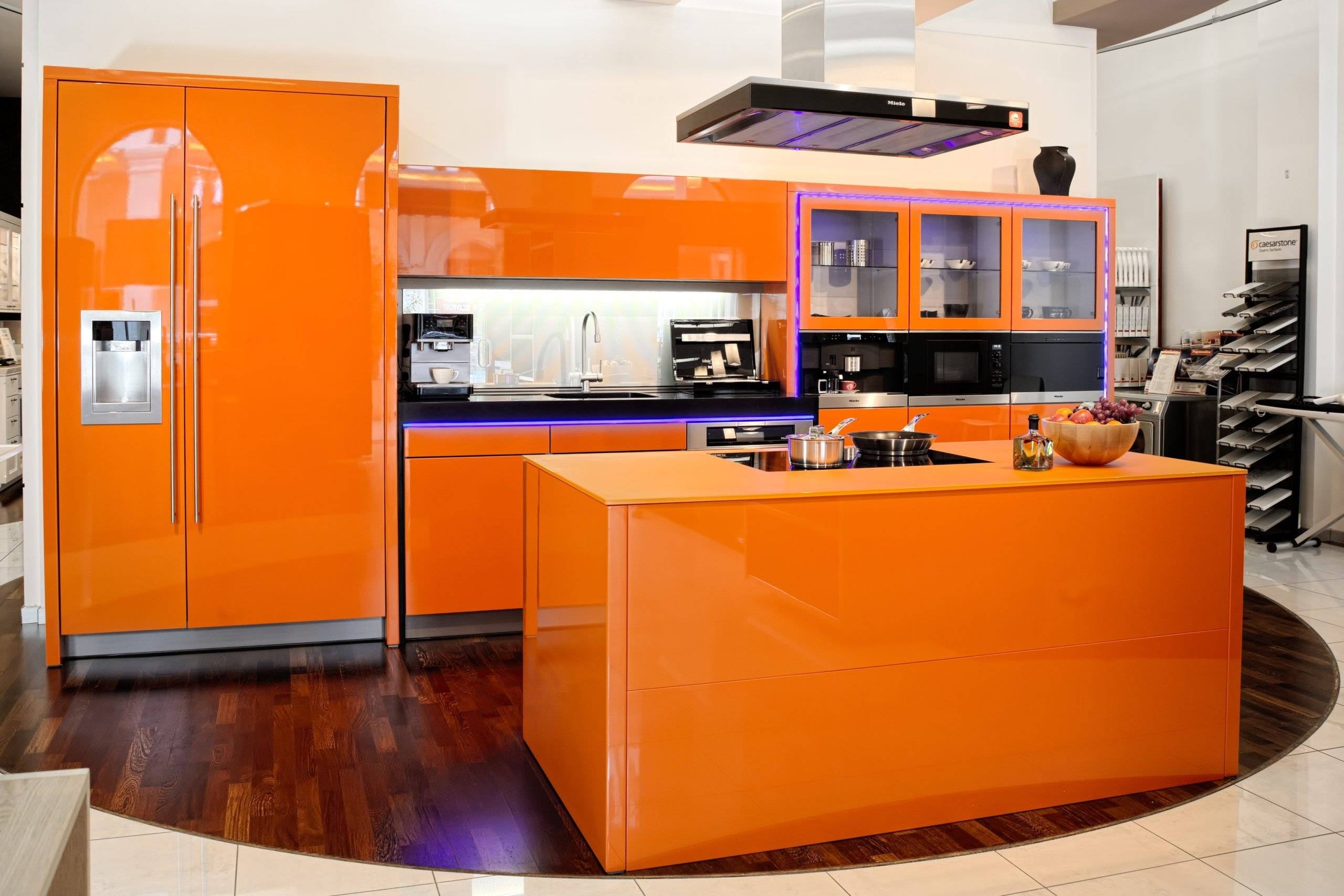 Сочетание оранжевого цвета в таблице. фото | lookcolor