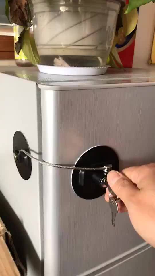 Как поставить замок на холодильник домашний