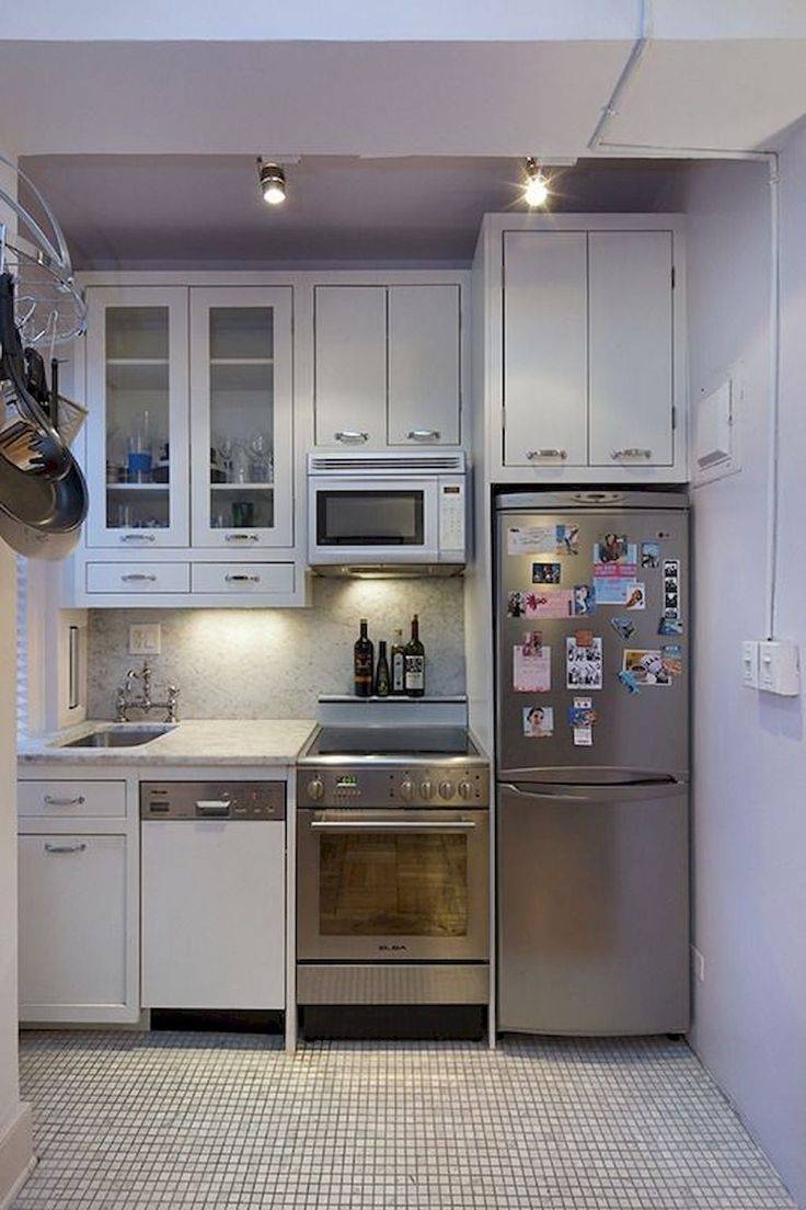 Где поставить холодильник на маленькой кухне: фото и примеры