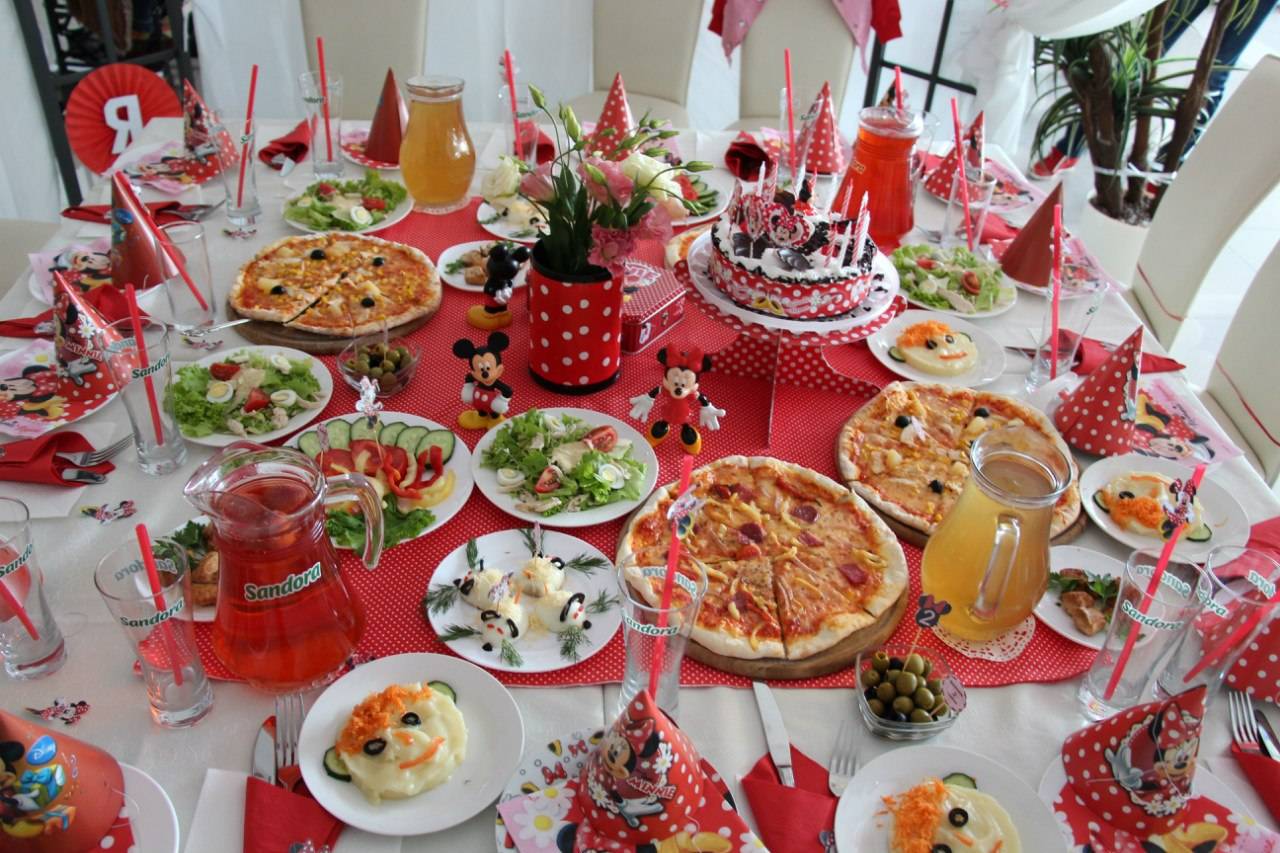 Меню стандартного советского стола на день рождения »