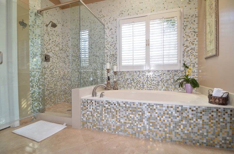 Плитка мозаика для отделки ванной комнаты: особенности выбора и монтажа