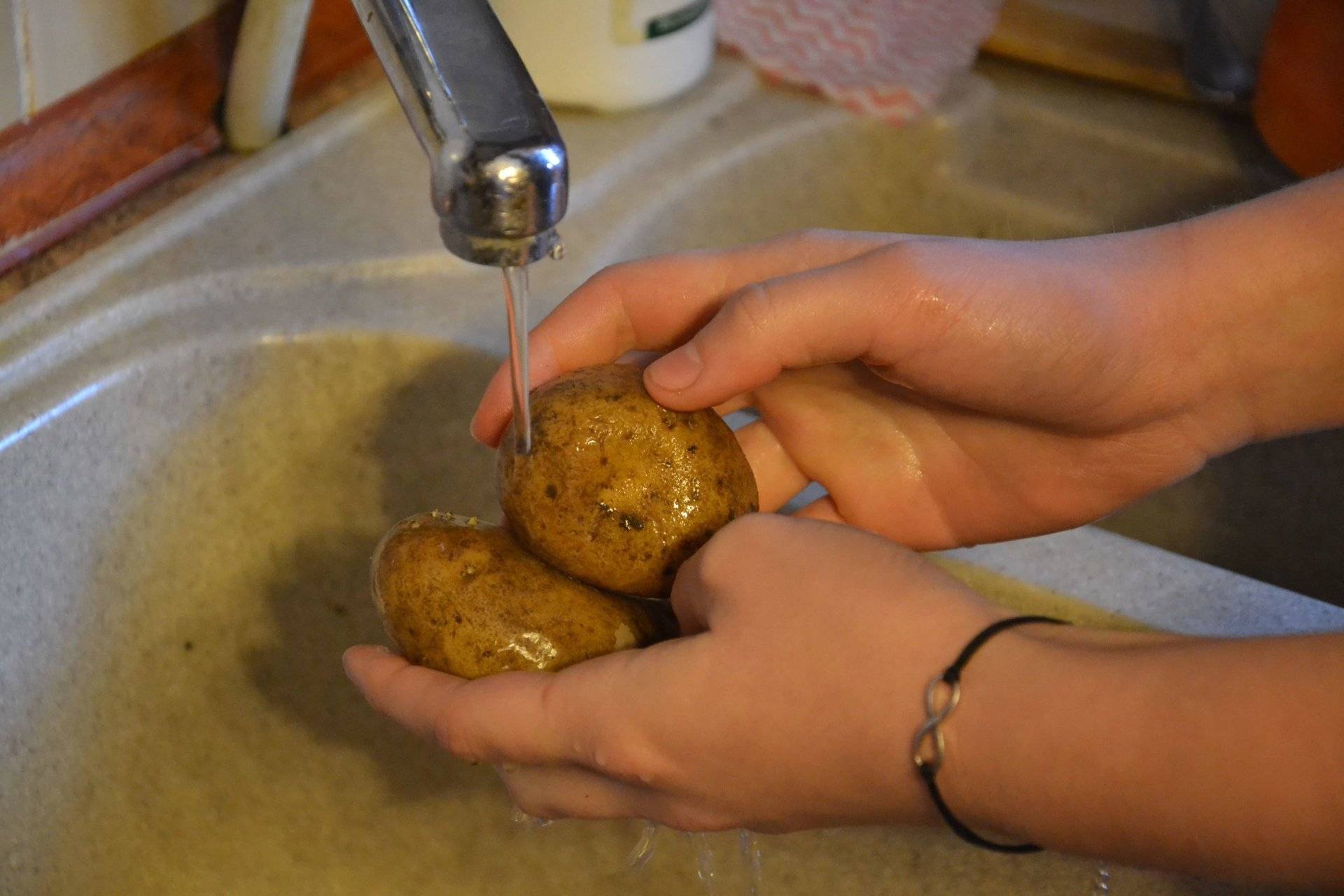 9 альтернативных применений картофеля, о которых вы даже не догадывались