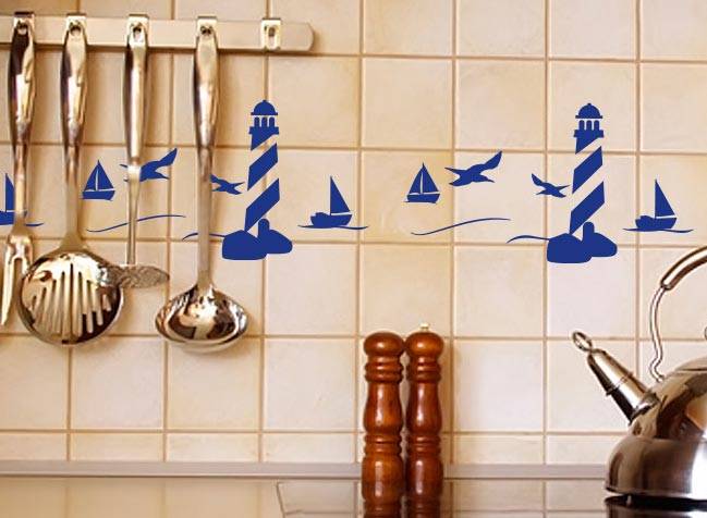Как с помощью декоративных наклеек обновить плитку на кухне