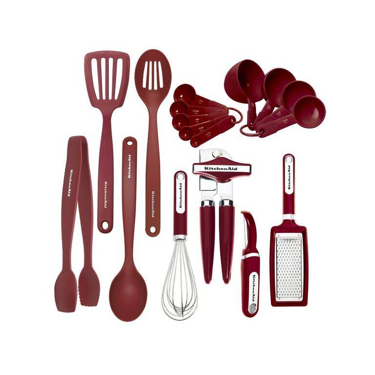 Кухонный набор: комплект инструментов и посуды для кухни
