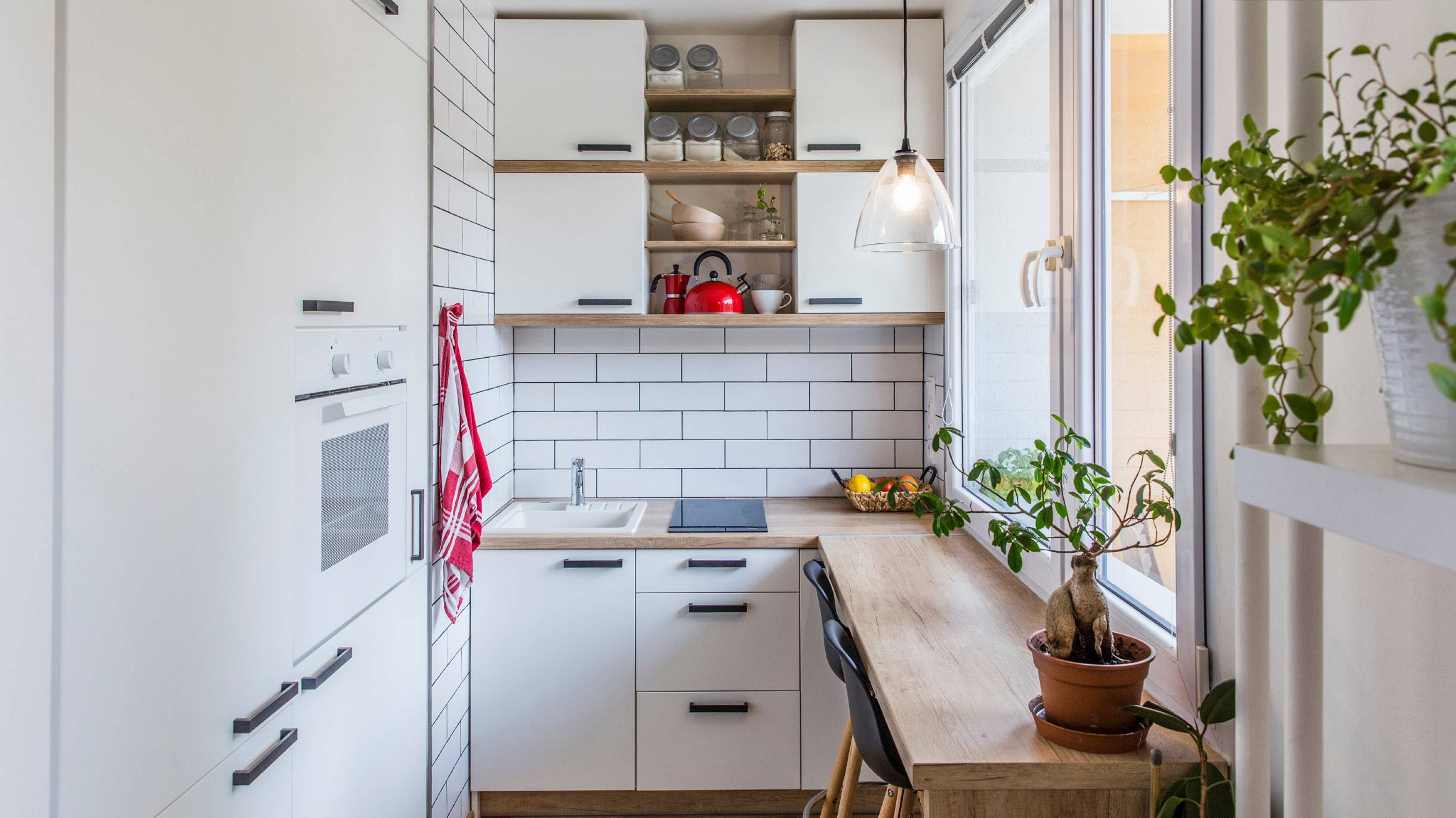 Маленький кухонный гарнитур — особенности и правила обустройства маленькой кухни
