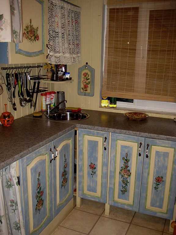 Как обновить фасад кухни своими руками: фото обновления старой кухни, декор и декупаж, видео-инструкция как украсить
обновить фасад кухни своими руками: делаем правильно – дизайн интерьера и ремонт квартиры своими руками