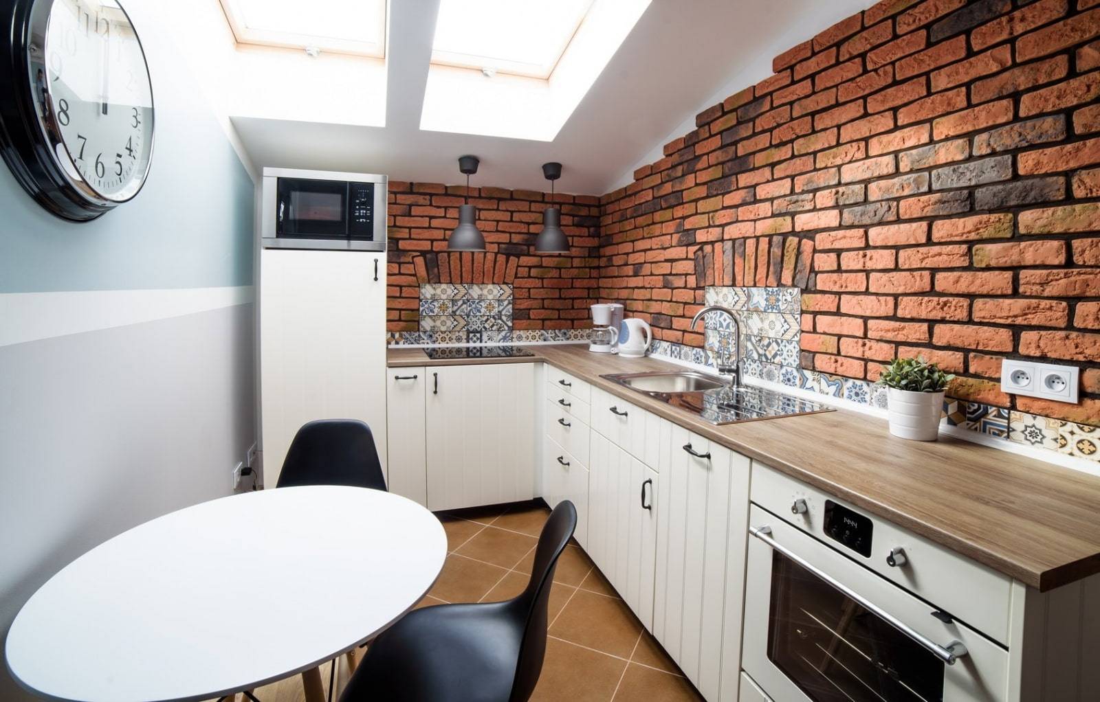 Кирпичная стена в интерьере кухни – дизайн в интерьере кухни с кирпичной стеной, отделка стен под кирпич