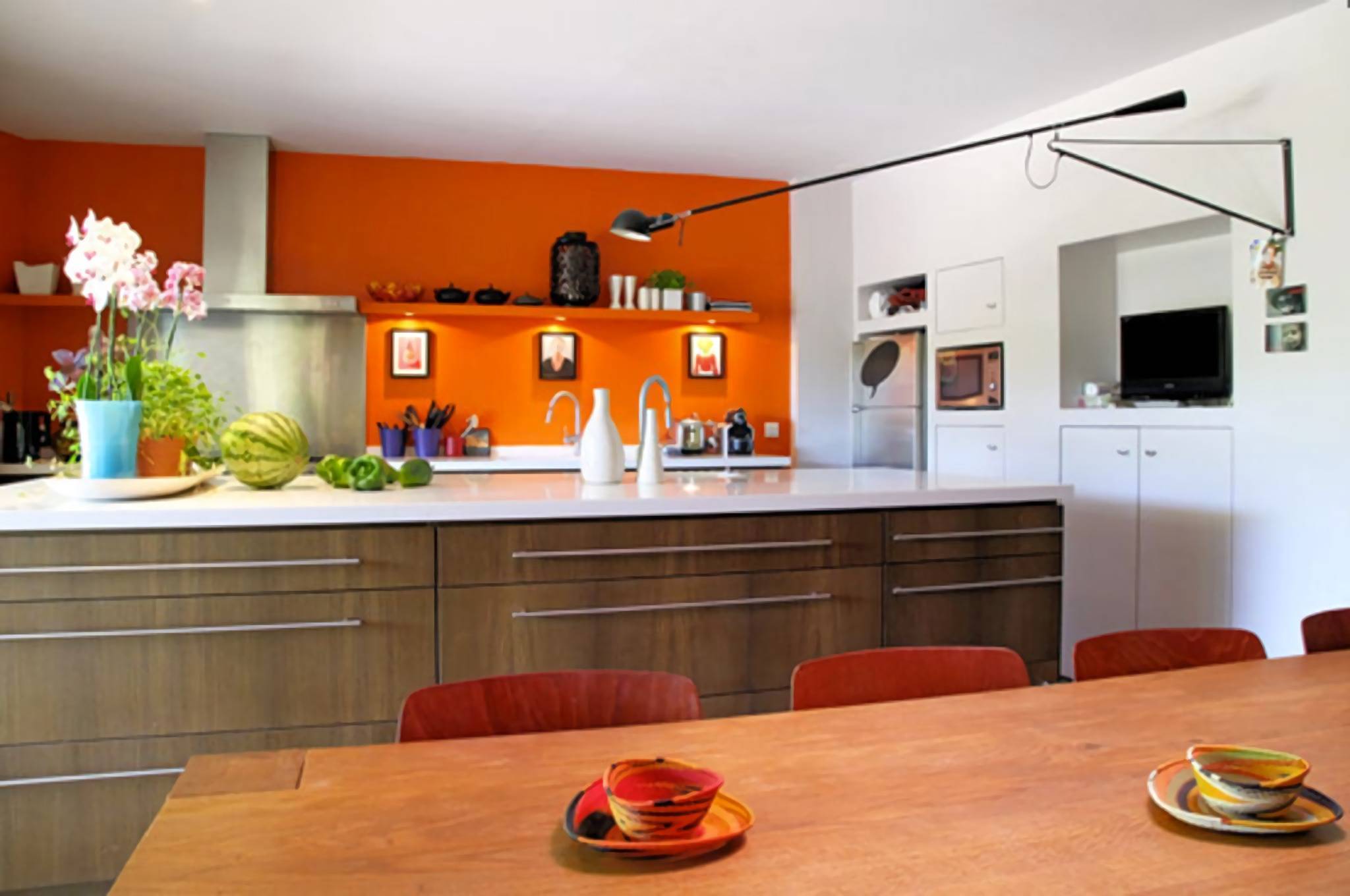 Оранжевая кухня: идеи дизайна и фото интерьера