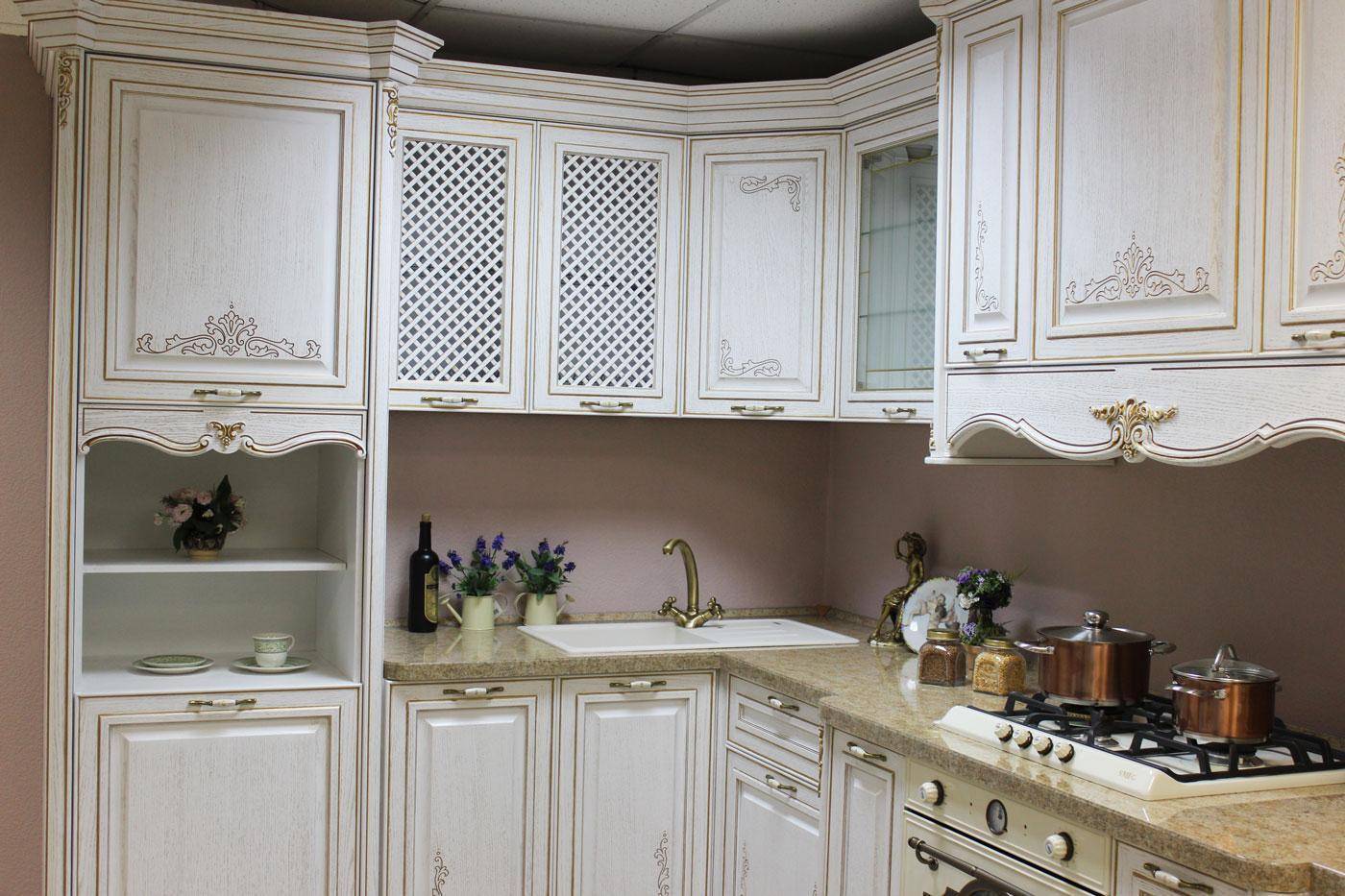 Классика всегда в моде: как оформить дизайн интерьера маленькой кухни в классическом стиле | ваша кухня