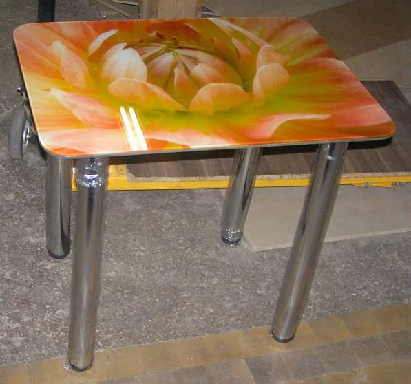 Стеклянные столы для кухни - 77 фото самых модных столешниц