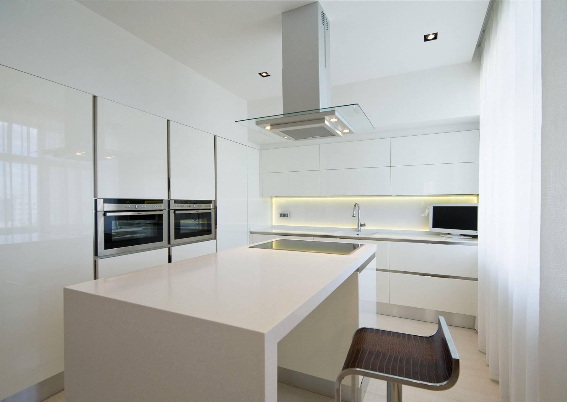 Кухня в стиле минимализм 2021: свежие идеи для дизайна на 60 фото